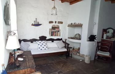 Traditional stone house with breathtaking view - Foto 9