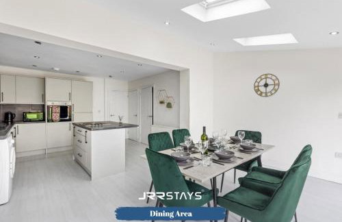 Tipton 3 Bedroom House Garden Sleeps 7 - JRR Stays - Foto 11