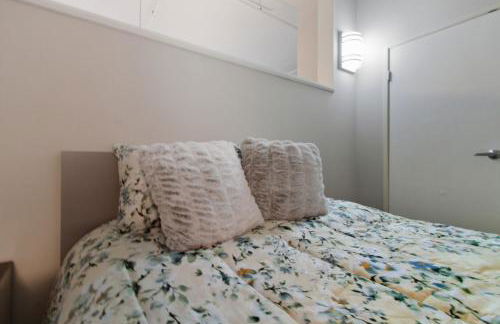 Luxury Downtown Cityview Suite Skywalk Access and Free Garage Parking - Foto 4