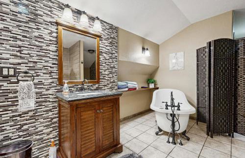 Bacliff Family Getaway with Game Room and Private Pool - Foto 14