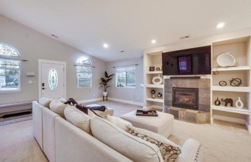 Near Red Rocks Golden Getaway with Deck! - Foto 5