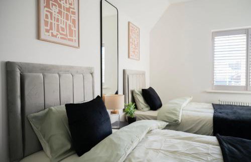 Luxurious 3-Story Townhouse, sleeps up to 10! - Foto 14