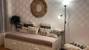 PARIS-MONTROUGE Magnifique appartement 3 pièces de 75m2 avec PARKING - très cosy pour 1 - 8 personnes refait à NEUF -ENTIRE APARTMENT LUXURIOUS AND WARM -Montrouge Paris 14ème - Proche Aéroport Orly Parc Expositions Porte de Versailles FREE WIFI GRATUIT - Foto 5