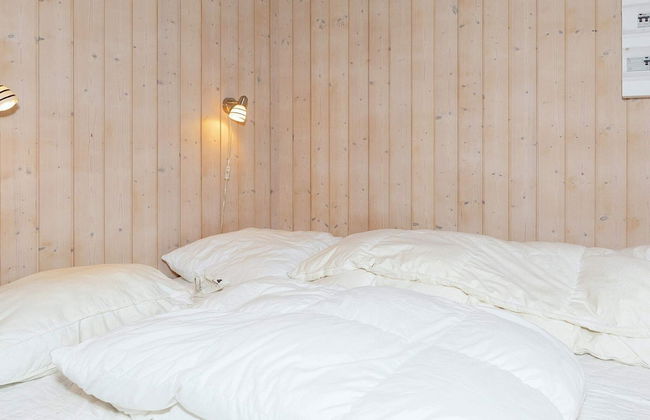 Peaceful Cottage in Ã˜ster Assels with Hot Tub - Photo 2