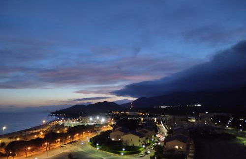 Apartamento con terraza, vistas playa y montaña - Foto 54