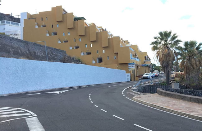 2 Bd Apartment With Stunning View - Photo 18