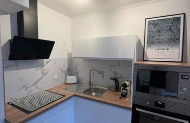 Fully renovated studio, steps from beach with a sunny terrace and free wifi - Foto 4