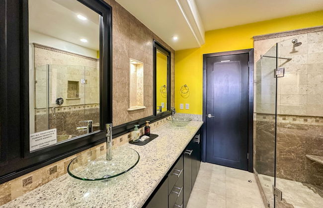 2BR Sunset Escape for Families - Foto 24