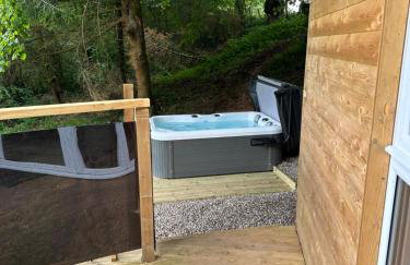 Unique Orchard Lodge for couples with hot tub - Photo 25