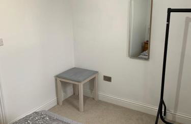 Comfy New Self Contained 1 Bed Flat - Modern! - Photo 34