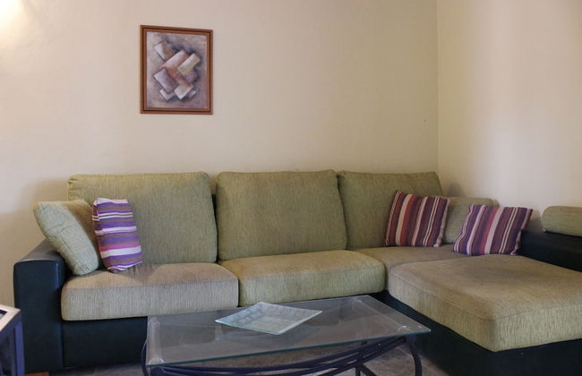 Rustic 1-bed Bungalow in Parque Holandés - Photo 7