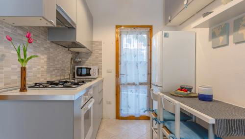GuestHost - Lido di Spina Duplex Apartment - Foto 5
