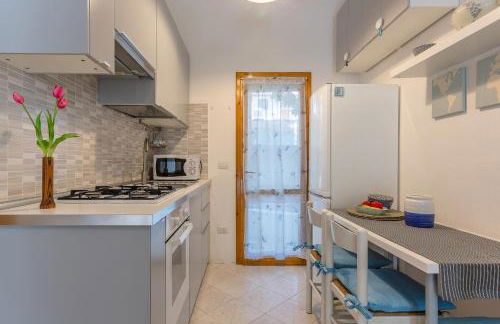 GuestHost - Lido di Spina Duplex Apartment - Foto 5