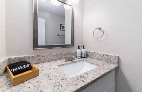 Walk to ATT-Glblife-Free Parking-Min to attraction - Foto 21