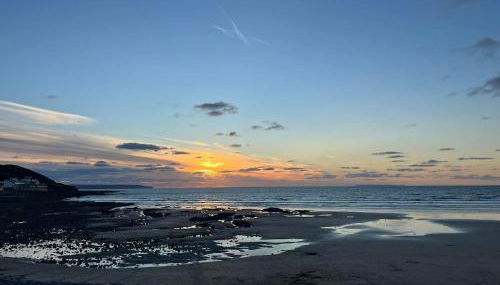 Sea views and stunning sunsets! Fantastic location - Foto 2