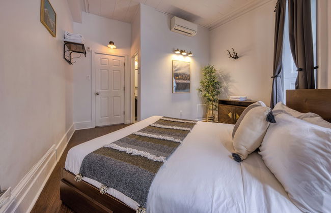 Remparts 2 Bed w Private terrace & sauna - Photo 5