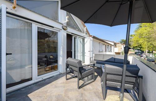 Traumhaftes Apartment nur 300 Meter zum Strand mit Blick auf Tennisplatz - Hund willkommen - Foto 19