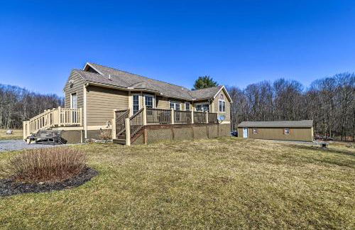 Private Family Home with Deck, Porch and Forest Views! - Foto 26