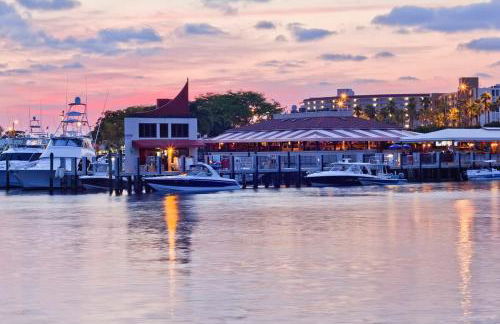 Hemingway 3 Bedroom Condo 2 Blocks from the Beach - Photo 28