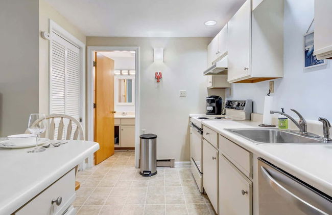 All is Wells Incredible Location! Walk to Beach - Photo 14