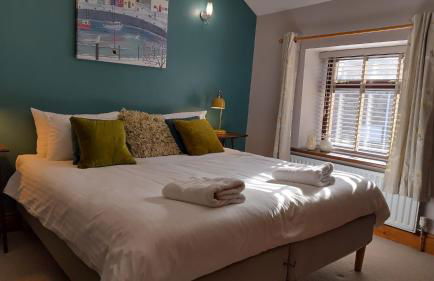 Dogs stay free, country walks from door, EV station, fenced garden, near gastro pub - Foto 2