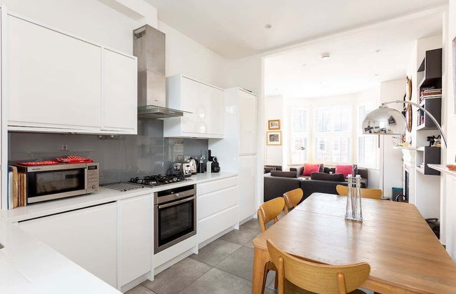 Spacious Apartment Near Portobello Road - Photo 12