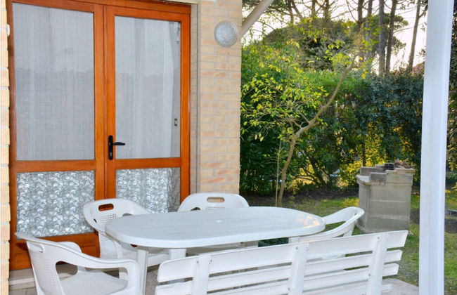 Wonderful Villa With Private Garden - Foto 29