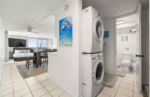 Amazing Beachfront Condo with AC - Photo 14