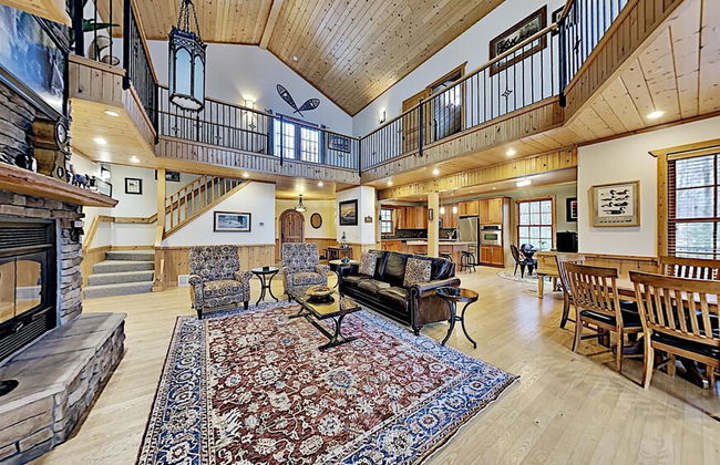 Round House on Round Lake - Photo 14