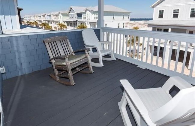 Sea View Play 3 Bedroom Home by RedAwning - Photo 22