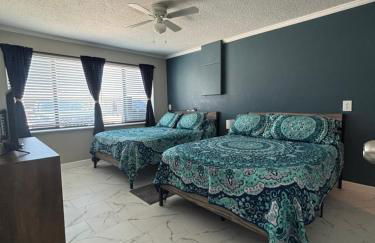 Gorgeous Seaside Seashell Cottage! - Photo 24