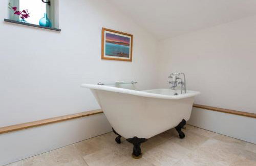 The Snuggery - Photo 8