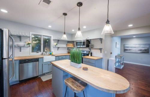 Secluded Waterfront A-Frame Cabin w/ Pvt Lake - Foto 25