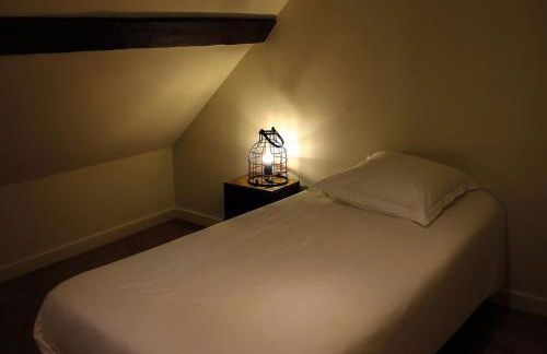 Gîte haut de gamme près de l'Abbaye de Noirlac - Séjour tout confort avec jardin et terrasses - FR-1-586-13 - Foto 17