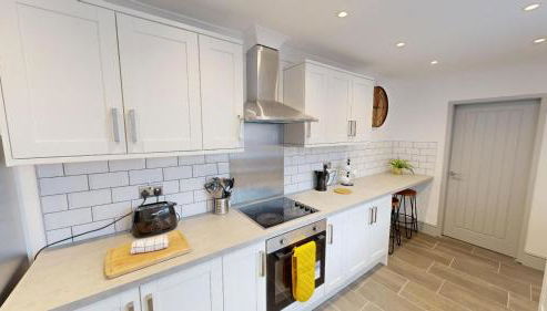 Central Stunning 3-Bed House - Free Parking - Foto 4