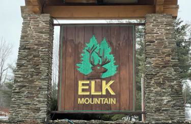 Private Luxury Log Cabin in the Endless Mountains, Firepit, Farm Charm - Foto 5