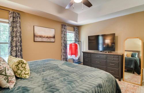 Charming Arkansas Retreat with Deck, Near Downtown! - Foto 10