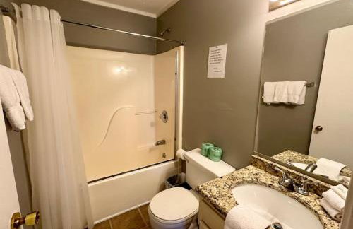 Cottage 10 Lees Ford Marina - Photo 6