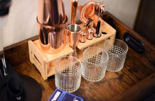 HostWise Stays - The Larryville - Amazing Bathroom, Perfect Location, Custom Build - Foto 33