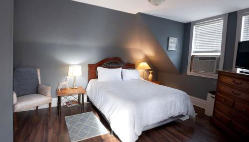 Historic 2 bedroom house St Charles - Foto 1