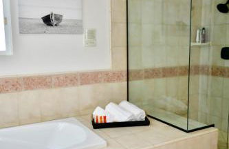 Luxury, Beach House, and quiet neighborhood - Foto 14