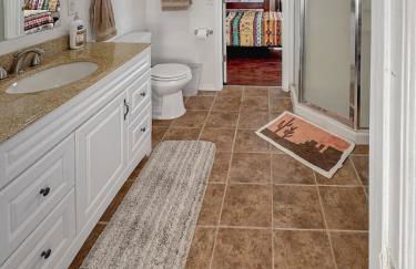 Desert View Retreat - Sleeps 22, Game Garage, Near Skywalk & Lake Mead - Foto 20