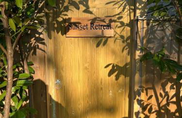 Sunset Retreat - Photo 30