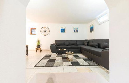 Two-Bedroom Holiday Home In Trilj - Photo 14