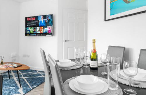 2 Bed Apartment - Sleeps 3 - Parking - Cradley Heath 54C - Foto 4