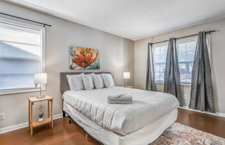 Minutes from the Airport - Wonderful Warrington - Photo 43