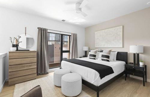 Luxury Penthouse with 2 Floors Pool Patio Gym Walk to Broadway - Foto 26