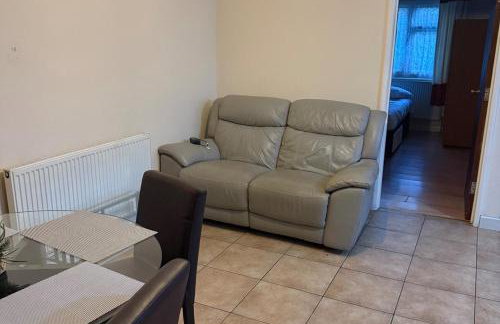 2 bed-Sleeps 4-Private Patio-Pets-Near Heathrow - Foto 7