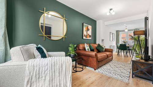 Modern 3-Bed Home, Super King Beds, Drive Parking - Foto 1