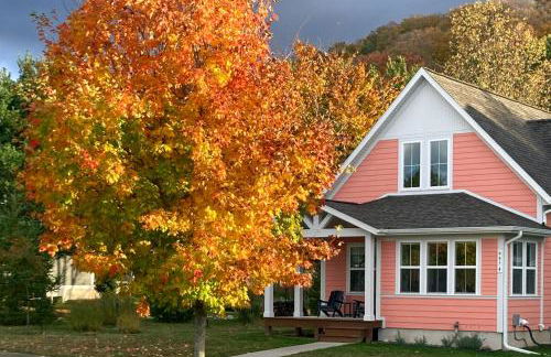 Coho Cottage, Village of Empire MI, Steps from SBD - Foto 32